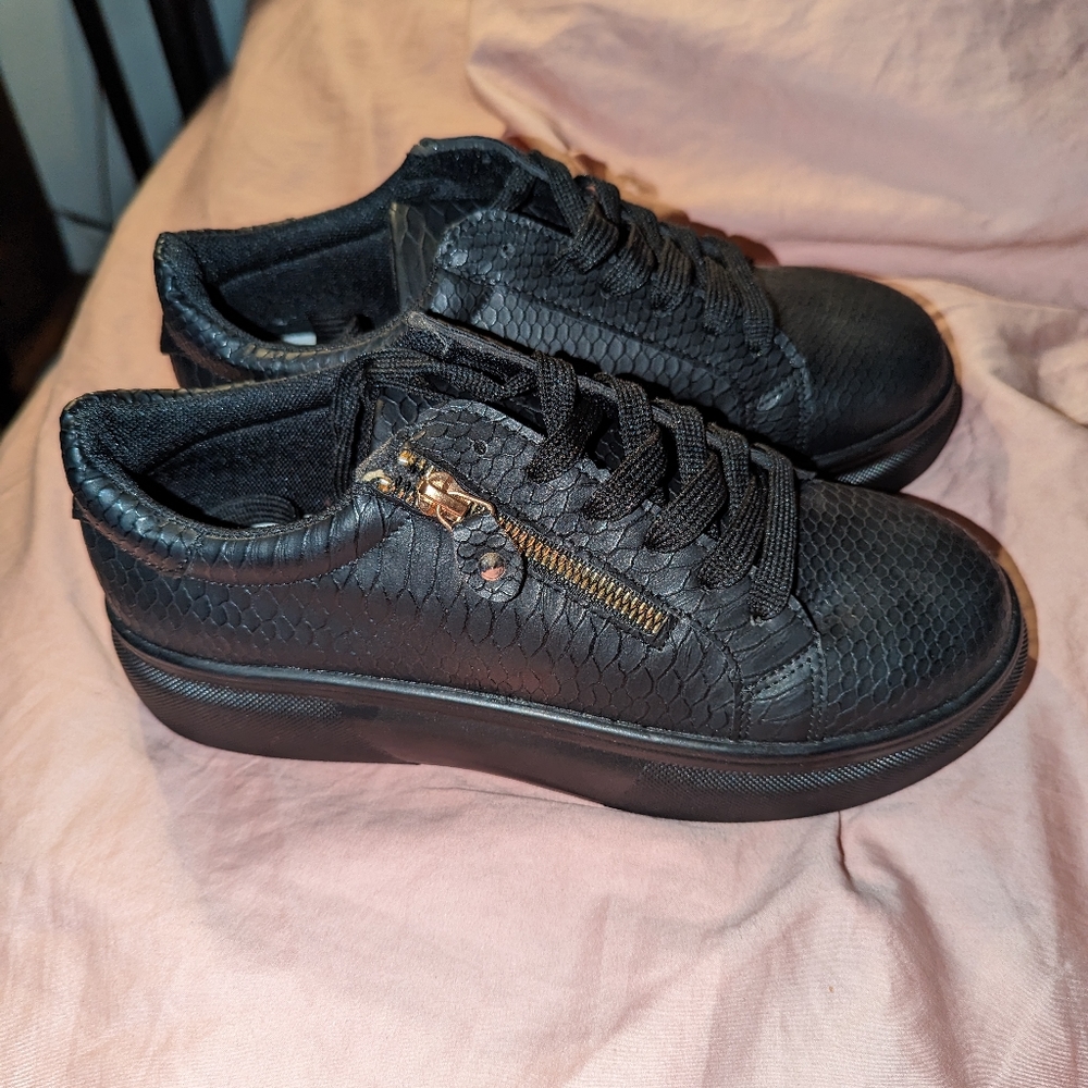 NWOT SheIn Black sneakers with gold zipper
